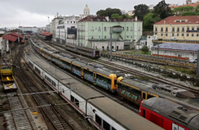 8. comboios 